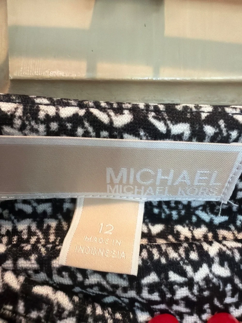 Michael Kors Skirt with side zipper and front zippered pockets